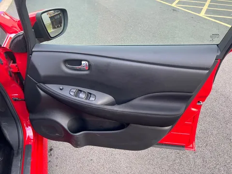 DN72YWD Nissan LEAF 110kW Acenta 39kWh 5dr Auto Thumbnail #18