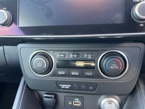 DN72YWD Nissan LEAF 110kW Acenta 39kWh 5dr Auto Thumbnail #23