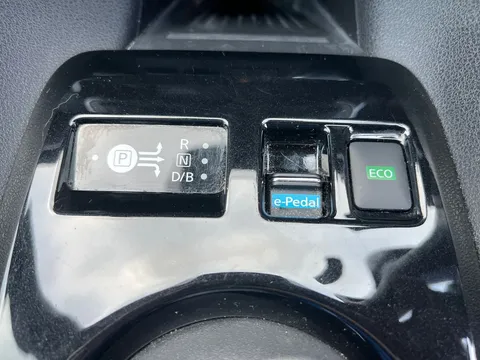 GY72KBX Nissan LEAF 110kW N-Connecta 39kWh 5dr Auto Thumbnail #25