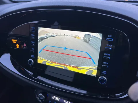 DS23SWU Toyota Aygo X 1.0 VVT-i Edge 5dr Auto Thumbnail #16