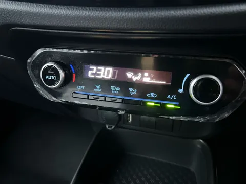 DS23SWU Toyota Aygo X 1.0 VVT-i Edge 5dr Auto Thumbnail #17