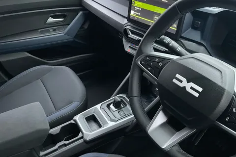 DL75UOM Dacia Duster 1.6 Hybrid 140 Journey 5dr Auto Thumbnail #13