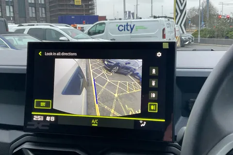 DL75UOM Dacia Duster 1.6 Hybrid 140 Journey 5dr Auto Thumbnail #17