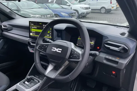 DL75UOM Dacia Duster 1.6 Hybrid 140 Journey 5dr Auto Thumbnail #23