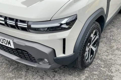 DL75UOM Dacia Duster 1.6 Hybrid 140 Journey 5dr Auto Thumbnail #26