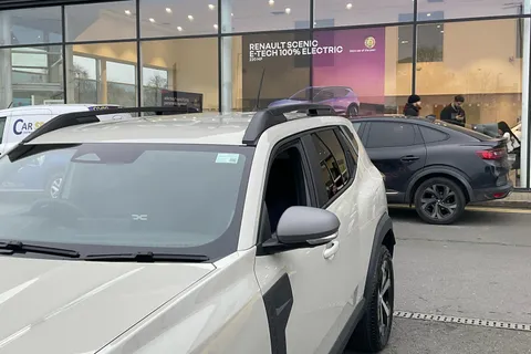 DL75UOM Dacia Duster 1.6 Hybrid 140 Journey 5dr Auto Thumbnail #27