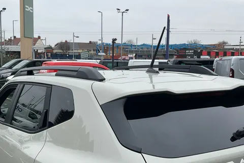 DL75UOM Dacia Duster 1.6 Hybrid 140 Journey 5dr Auto Thumbnail #36