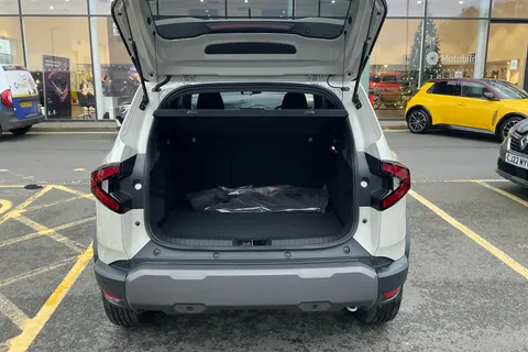 DL75UOM Dacia Duster 1.6 Hybrid 140 Journey 5dr Auto Thumbnail #37