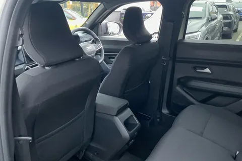 DL75UOM Dacia Duster 1.6 Hybrid 140 Journey 5dr Auto Thumbnail #40