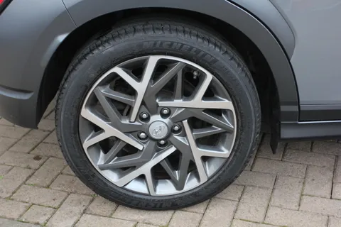 MW23EWT Hyundai Kona 1.6 GDi Hybrid Premium 5dr DCT Thumbnail #11