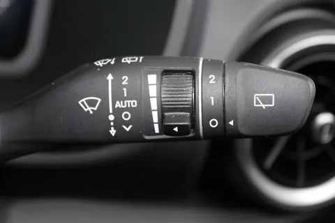 MW23EWT Hyundai Kona 1.6 GDi Hybrid Premium 5dr DCT Thumbnail #25