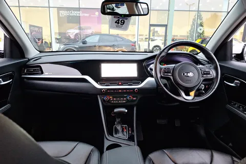 PY21OTG Kia Niro 1.6 GDi Hybrid 3 5dr DCT Thumbnail #4