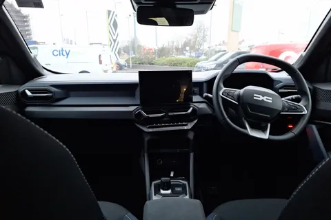 DL75UOB Dacia Duster 1.6 Hybrid 140 Journey 5dr Auto Thumbnail #4