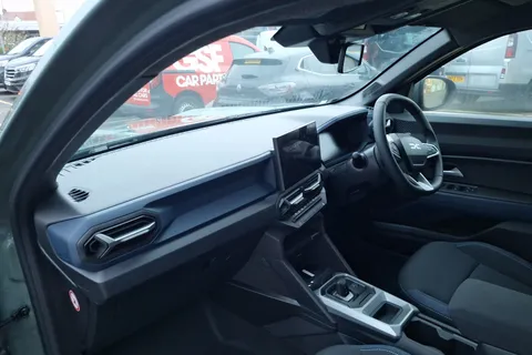 DL75UOB Dacia Duster 1.6 Hybrid 140 Journey 5dr Auto Thumbnail #29