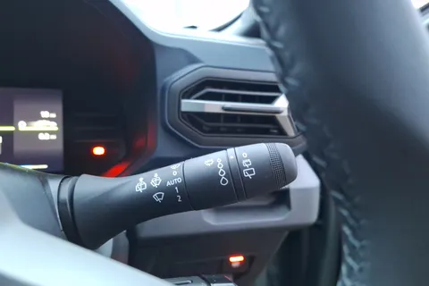 DL75UOB Dacia Duster 1.6 Hybrid 140 Journey 5dr Auto Thumbnail #33