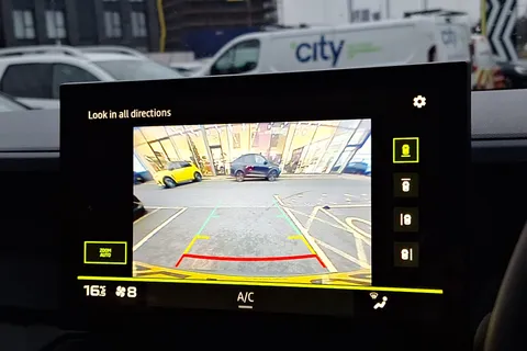 DL75UOB Dacia Duster 1.6 Hybrid 140 Journey 5dr Auto Thumbnail #40