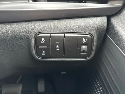 NG71WLU Hyundai i20 1.0T GDi 48V MHD SE Connect 5dr Thumbnail #24