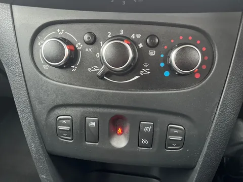 11 of 32 for Dacia Sandero Stepway 0.9 TCe SE Twenty 5dr