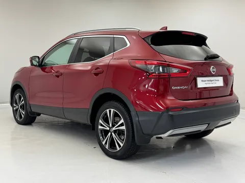 9 of 33 for Nissan Qashqai 1.3 DiG-T N-Connecta 5dr