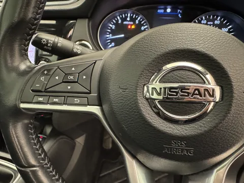 22 of 33 for Nissan Qashqai 1.3 DiG-T N-Connecta 5dr