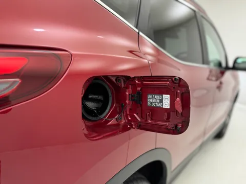 28 of 33 for Nissan Qashqai 1.3 DiG-T N-Connecta 5dr