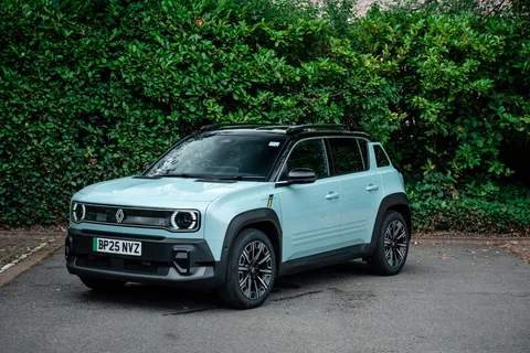  Renault 4 techno+ comfort range Thumbnail #3