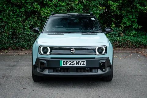  Renault 4 iconic comfort range Thumbnail #2