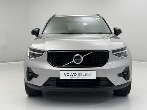 DU74WOJ Volvo XC40 2.0 B3P Plus Dark 5dr Auto Thumbnail #3