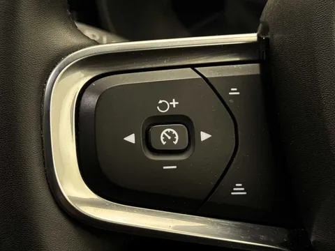 DU74WOJ Volvo XC40 2.0 B3P Plus Dark 5dr Auto Thumbnail #30