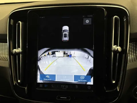 DU74WOJ Volvo XC40 2.0 B3P Plus Dark 5dr Auto Thumbnail #34