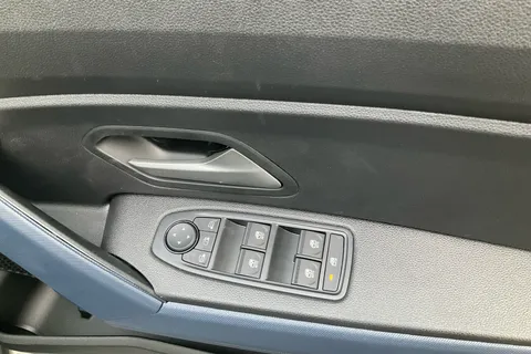DL75UOK Dacia Duster 1.6 Hybrid 140 Journey 5dr Auto Thumbnail #17