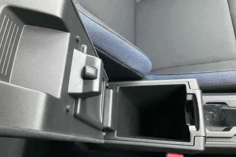 DL75UOK Dacia Duster 1.6 Hybrid 140 Journey 5dr Auto Thumbnail #21