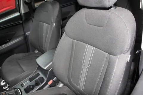 DE22WDG Hyundai Tucson 1.6 TGDi Premium 5dr 2WD Thumbnail #7