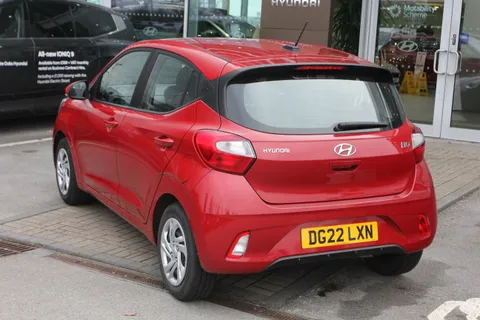 3 of 33 for Hyundai i10 1.0 MPi SE 5dr