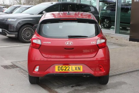 4 of 33 for Hyundai i10 1.0 MPi SE 5dr
