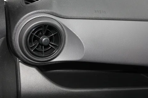 14 of 33 for Hyundai i10 1.0 MPi SE 5dr