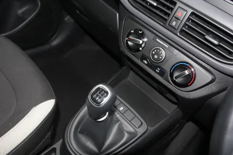 24 of 33 for Hyundai i10 1.0 MPi SE 5dr