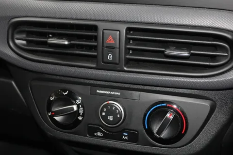 26 of 33 for Hyundai i10 1.0 MPi SE 5dr