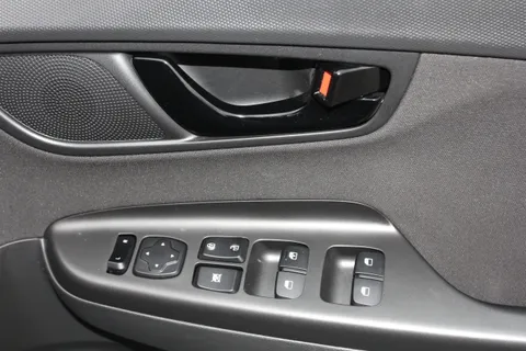 RF70FMJ Hyundai Kona 1.6 GDi Hybrid Premium 5dr DCT Thumbnail #17