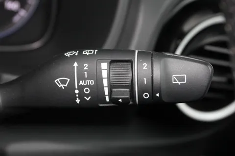 RF70FMJ Hyundai Kona 1.6 GDi Hybrid Premium 5dr DCT Thumbnail #25