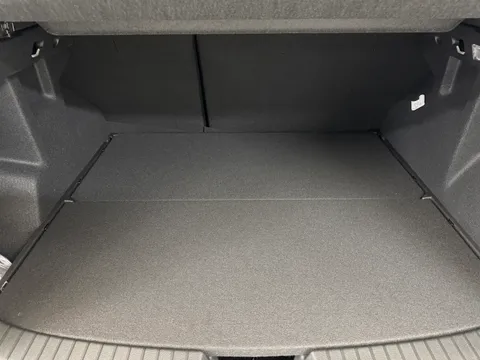 DL75UOS Dacia Duster 1.6 Hybrid 140 Journey 5dr Auto Thumbnail #10