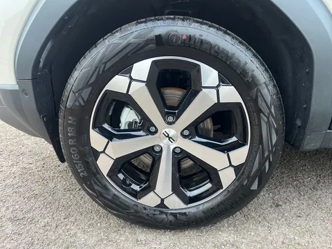 DL75UNR Dacia Duster 1.6 Hybrid 140 Journey 5dr Auto Thumbnail #5