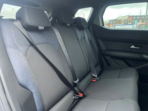 DL75UNR Dacia Duster 1.6 Hybrid 140 Journey 5dr Auto Thumbnail #10