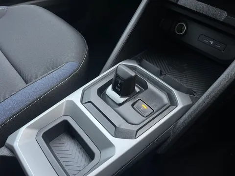 DL75UNR Dacia Duster 1.6 Hybrid 140 Journey 5dr Auto Thumbnail #13