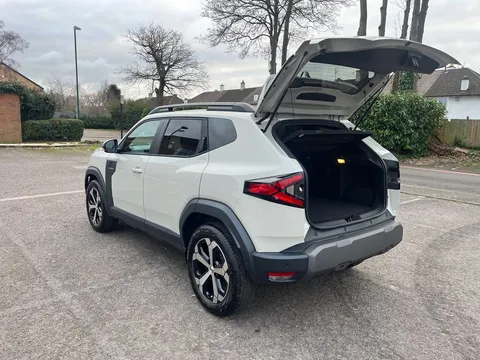 DL75UNR Dacia Duster 1.6 Hybrid 140 Journey 5dr Auto Thumbnail #18