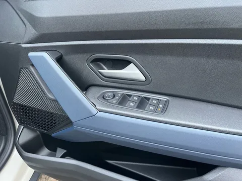 DL75UNR Dacia Duster 1.6 Hybrid 140 Journey 5dr Auto Thumbnail #25