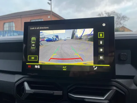 DL75UNR Dacia Duster 1.6 Hybrid 140 Journey 5dr Auto Thumbnail #26