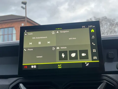 DL75UNR Dacia Duster 1.6 Hybrid 140 Journey 5dr Auto Thumbnail #28