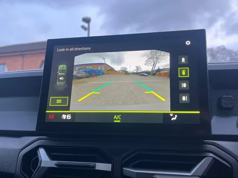 DL75UNR Dacia Duster 1.6 Hybrid 140 Journey 5dr Auto Thumbnail #30