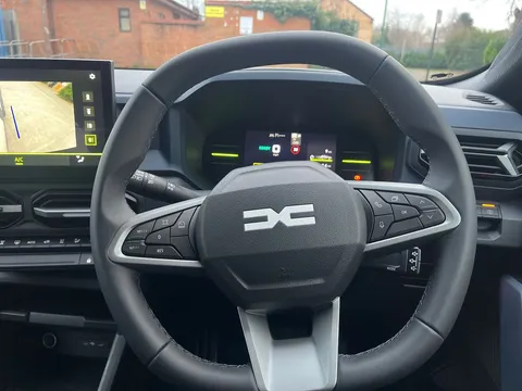 DL75UNR Dacia Duster 1.6 Hybrid 140 Journey 5dr Auto Thumbnail #33